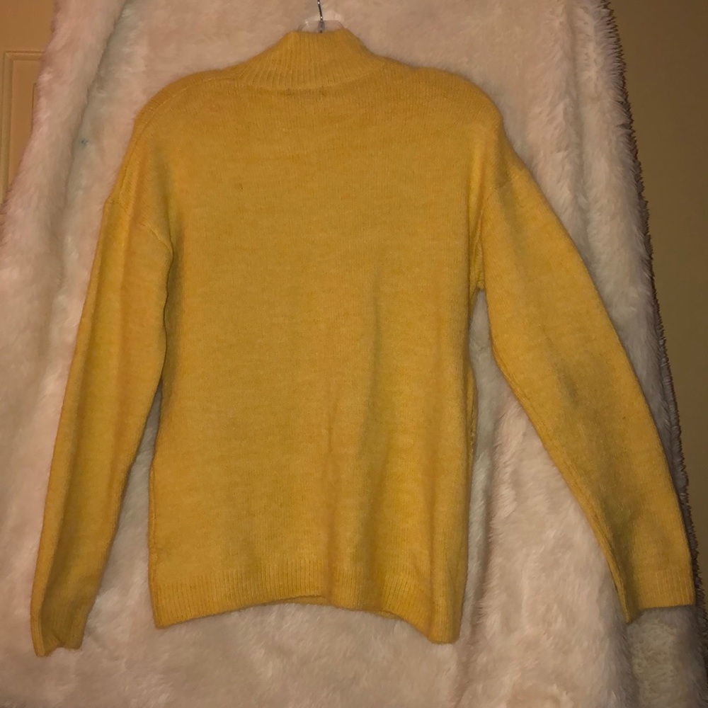 Sweater - Picture 2 of 6